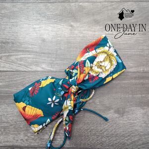 Zaful Lace Up Back Bikini Top Size S